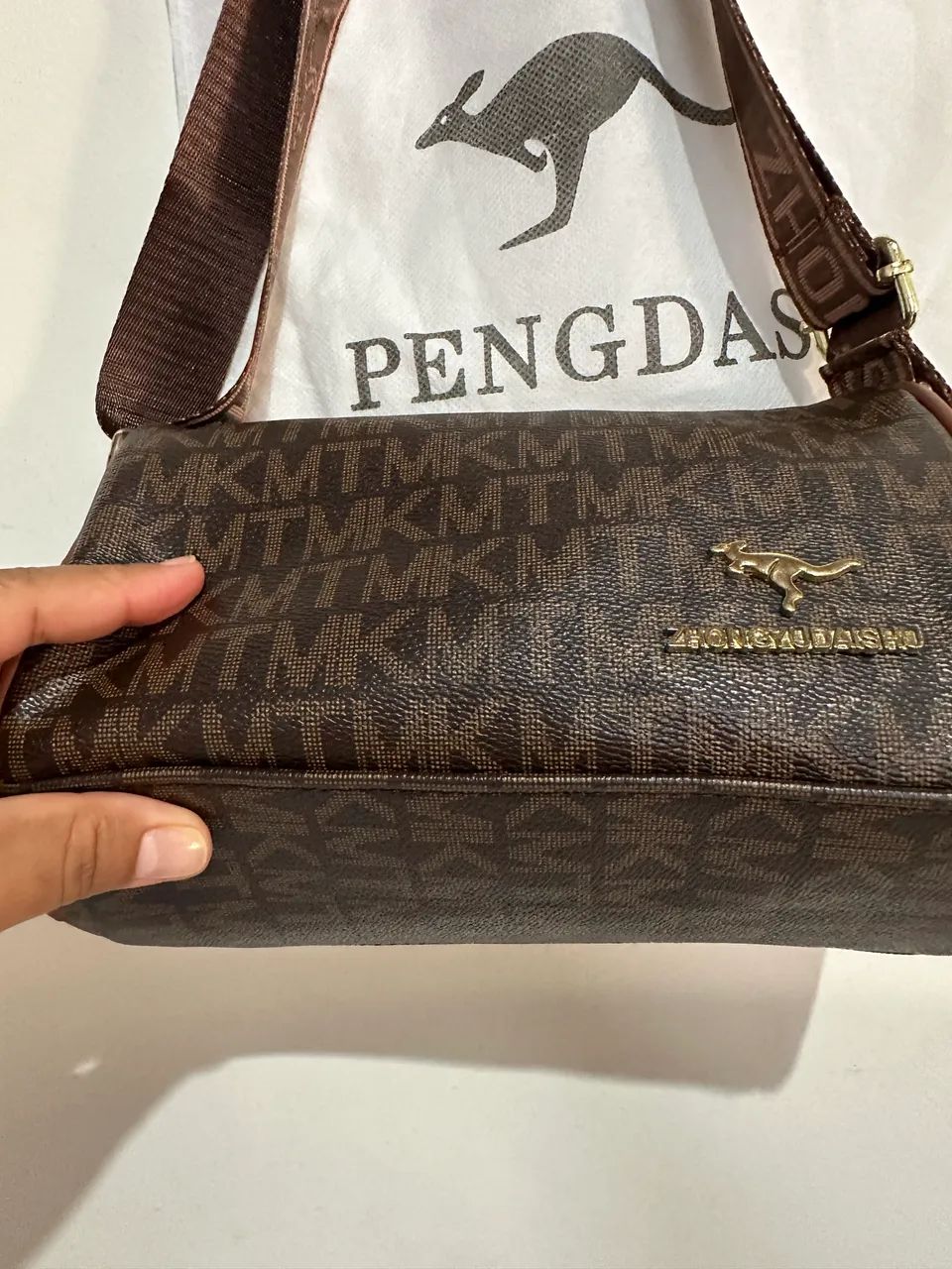 Bolsa de Ombro Alça Larga Marron 