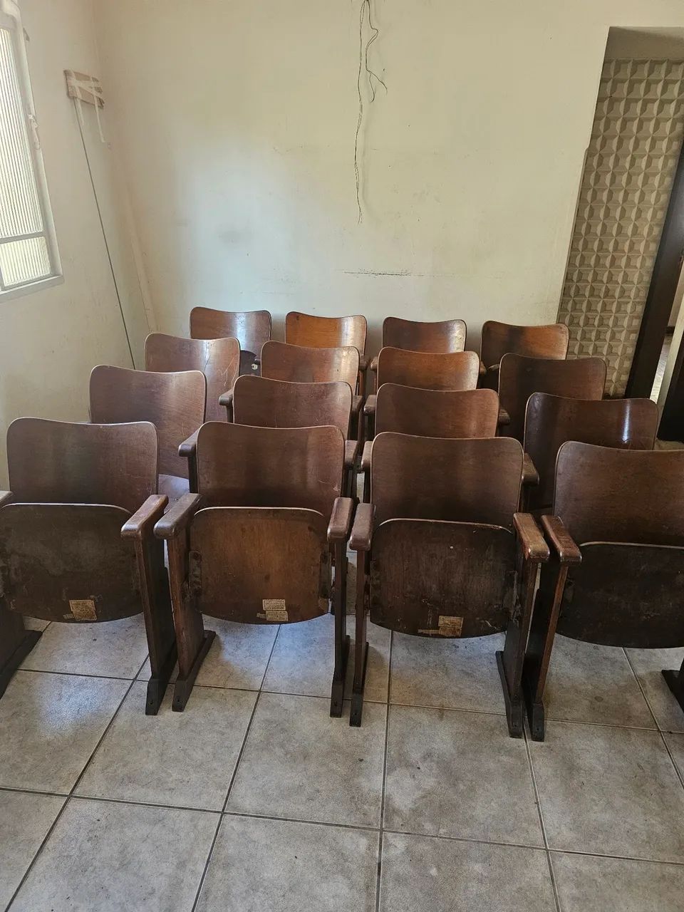 Cadeiras Cinema Antiga  - Foto 2