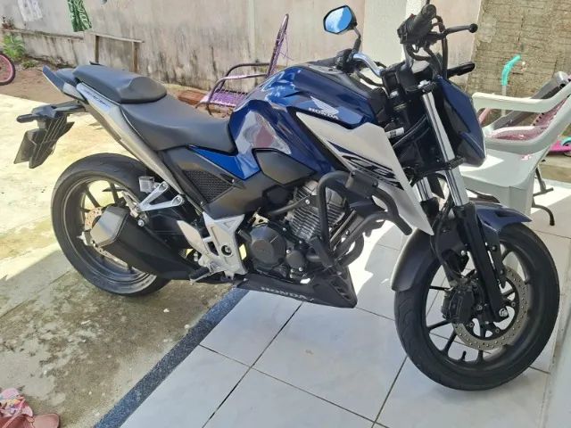 Cb Twister 300f com abs 