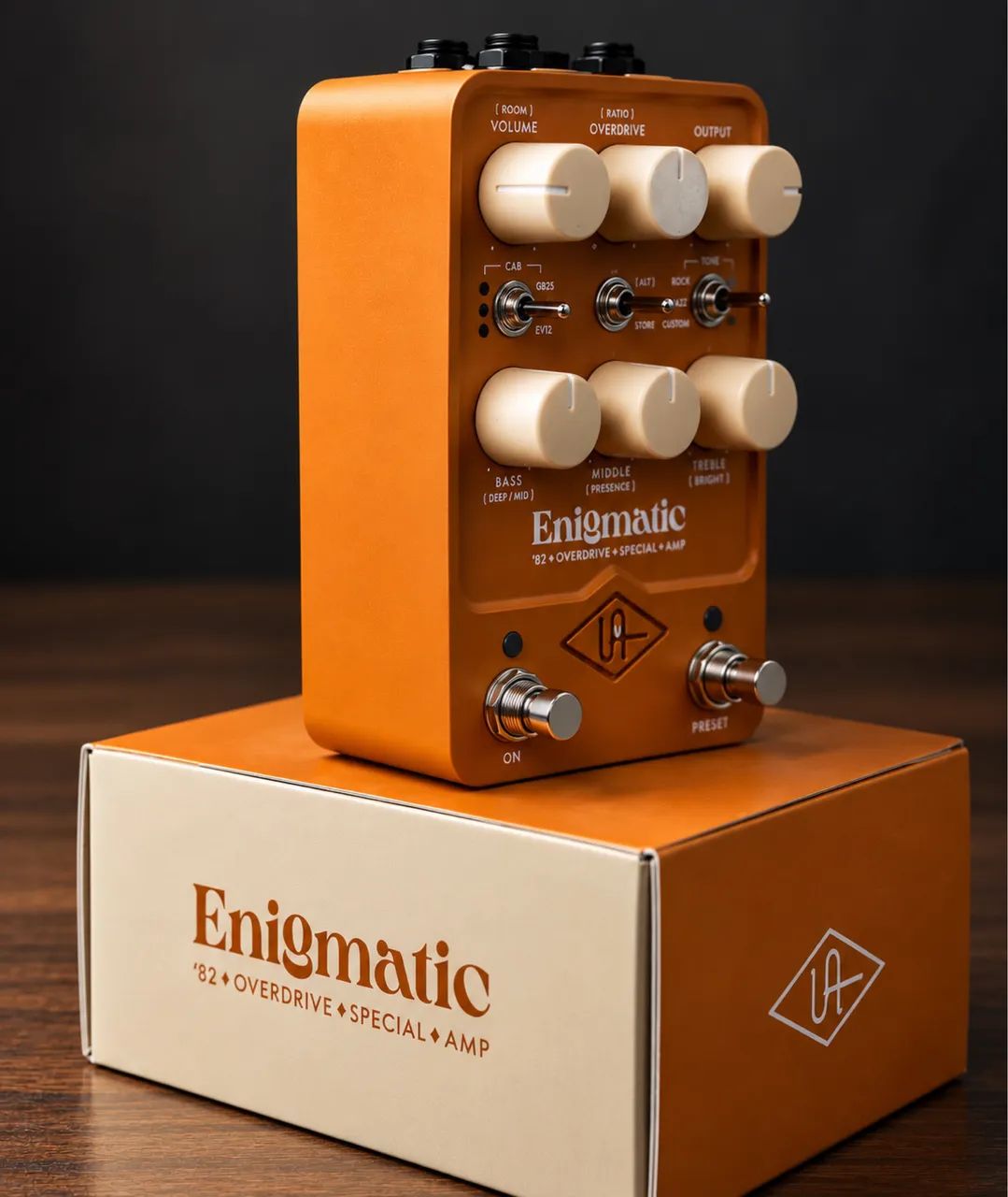 UAFX ENIGMATIC ?82 OVERDRIVE SPECIAL AMP - Instrumentos musicais