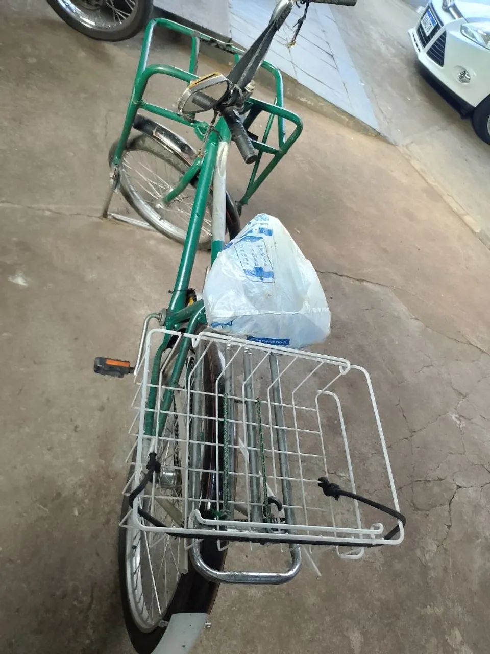 Bicicleta cargueira antiga - Foto 3