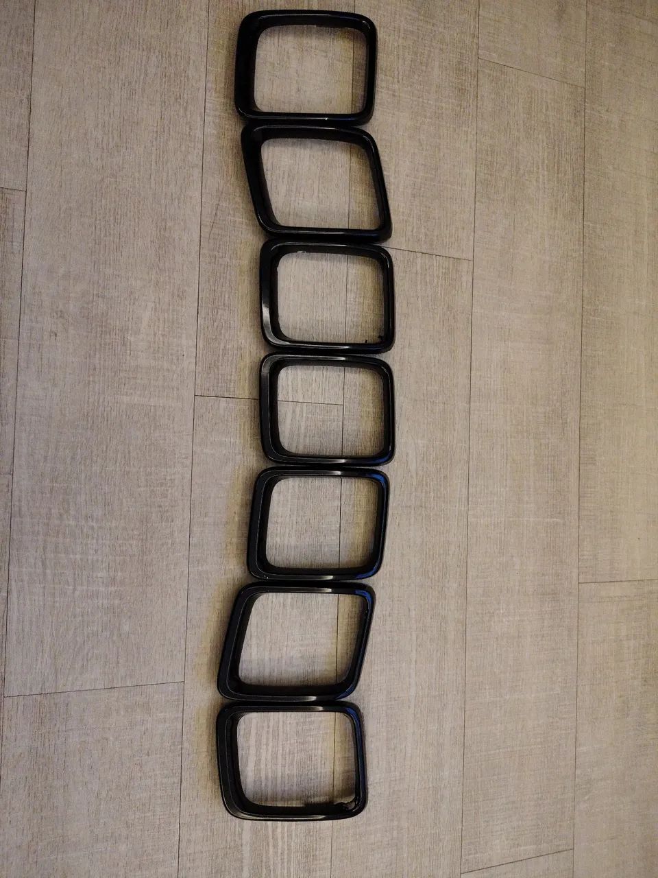Moldura exterior emblema jeep Compass 