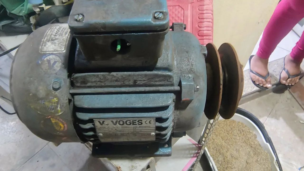 3 motor trifásico de 1 CV  - Foto 2