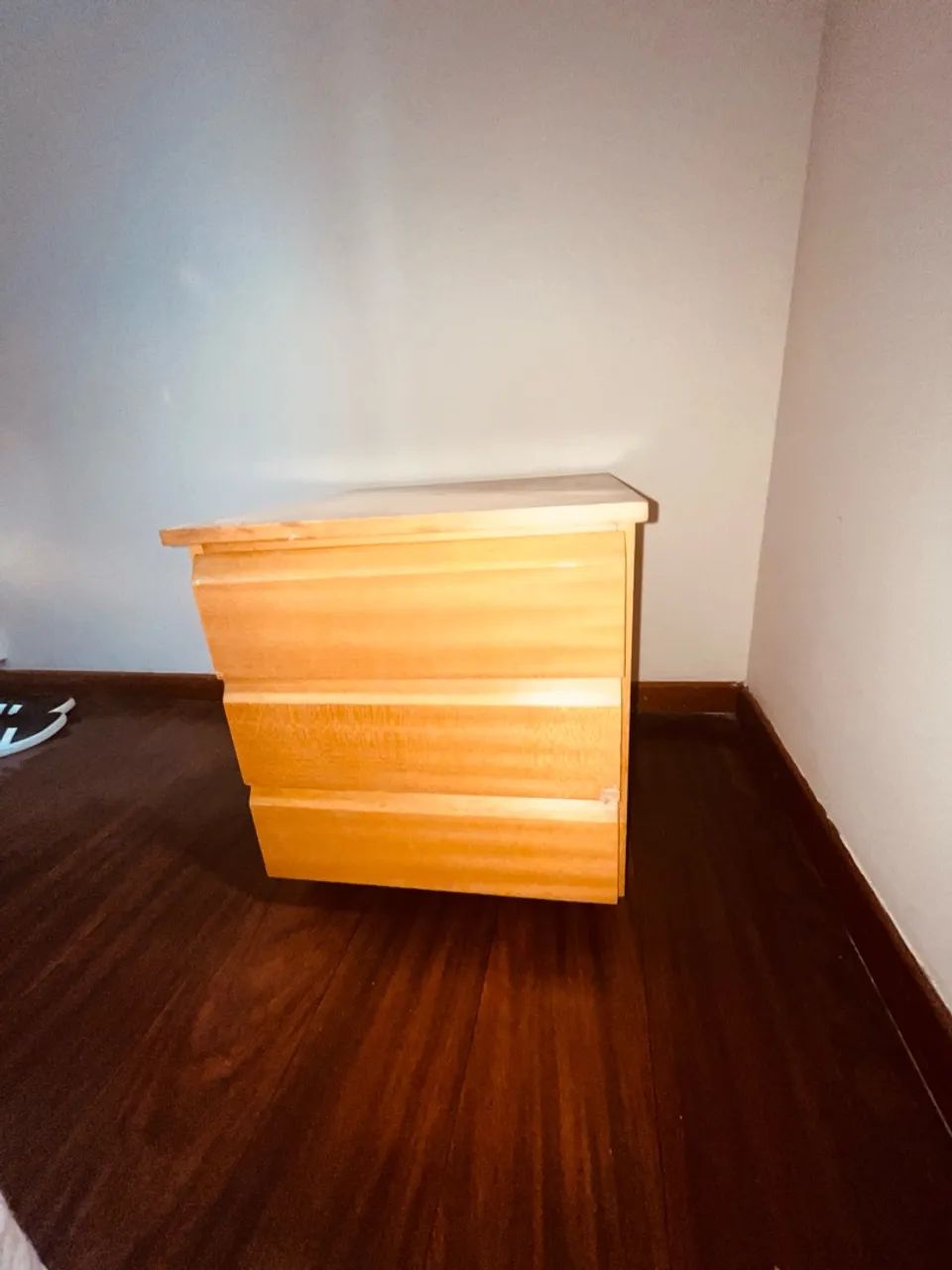 Cama box , colchão comum espuma e mesinha 3 gavetas - Foto 5