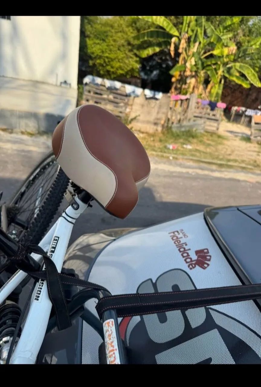 Vendo bicicleta com suporte - Foto 2