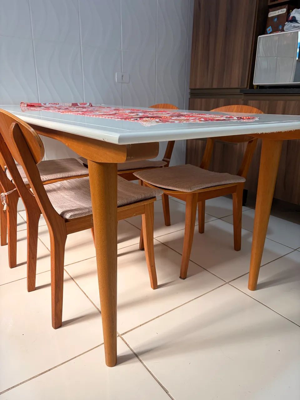 Mesa de jantar moderna e elegante  - Foto 4