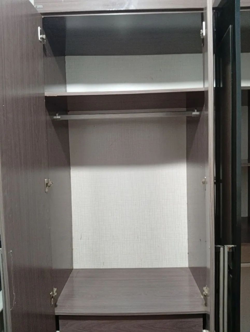 Guarda Roupa 6 portas com Espelho  - Foto 5