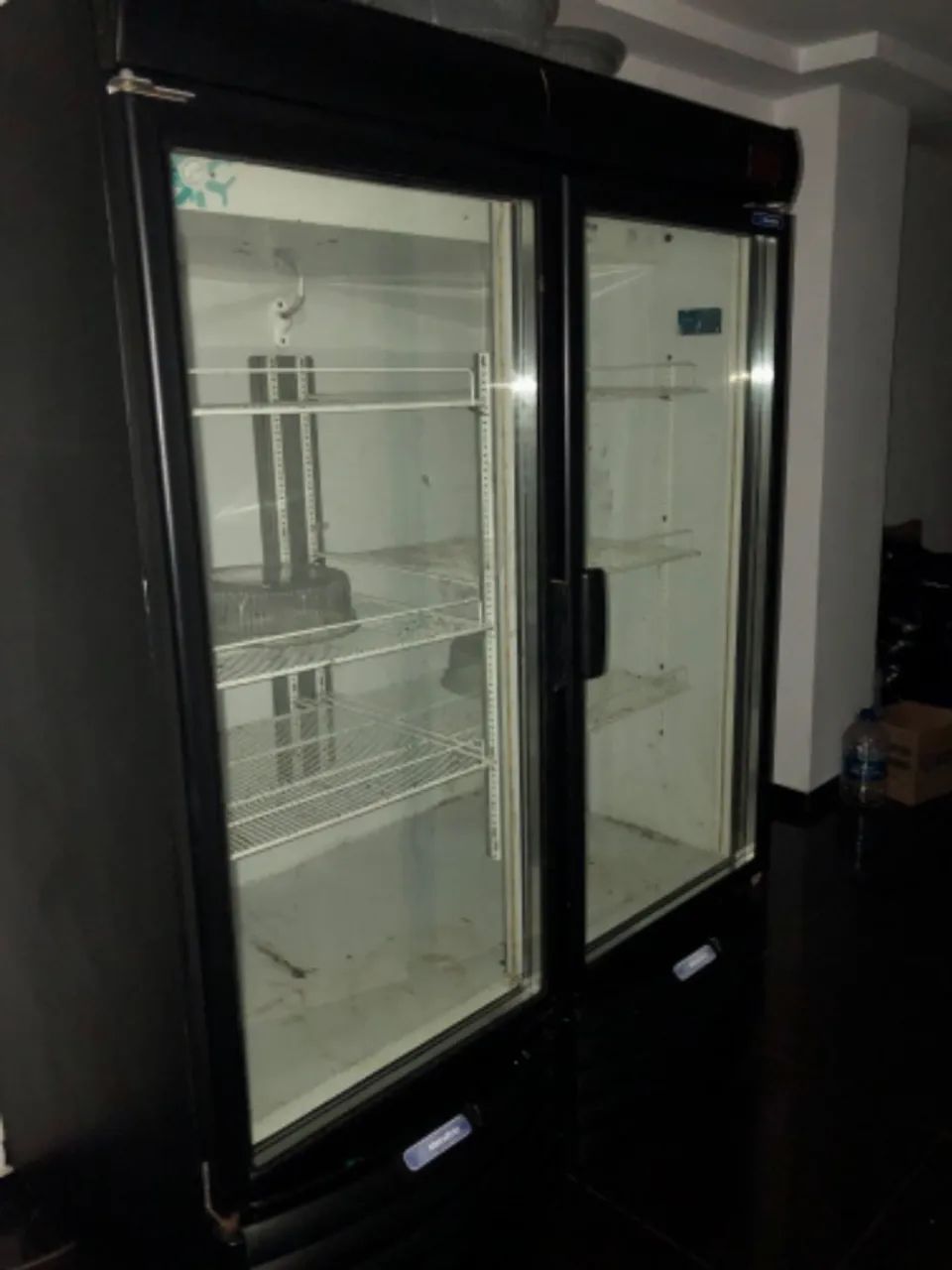 Expositor de bebidas porta dupla