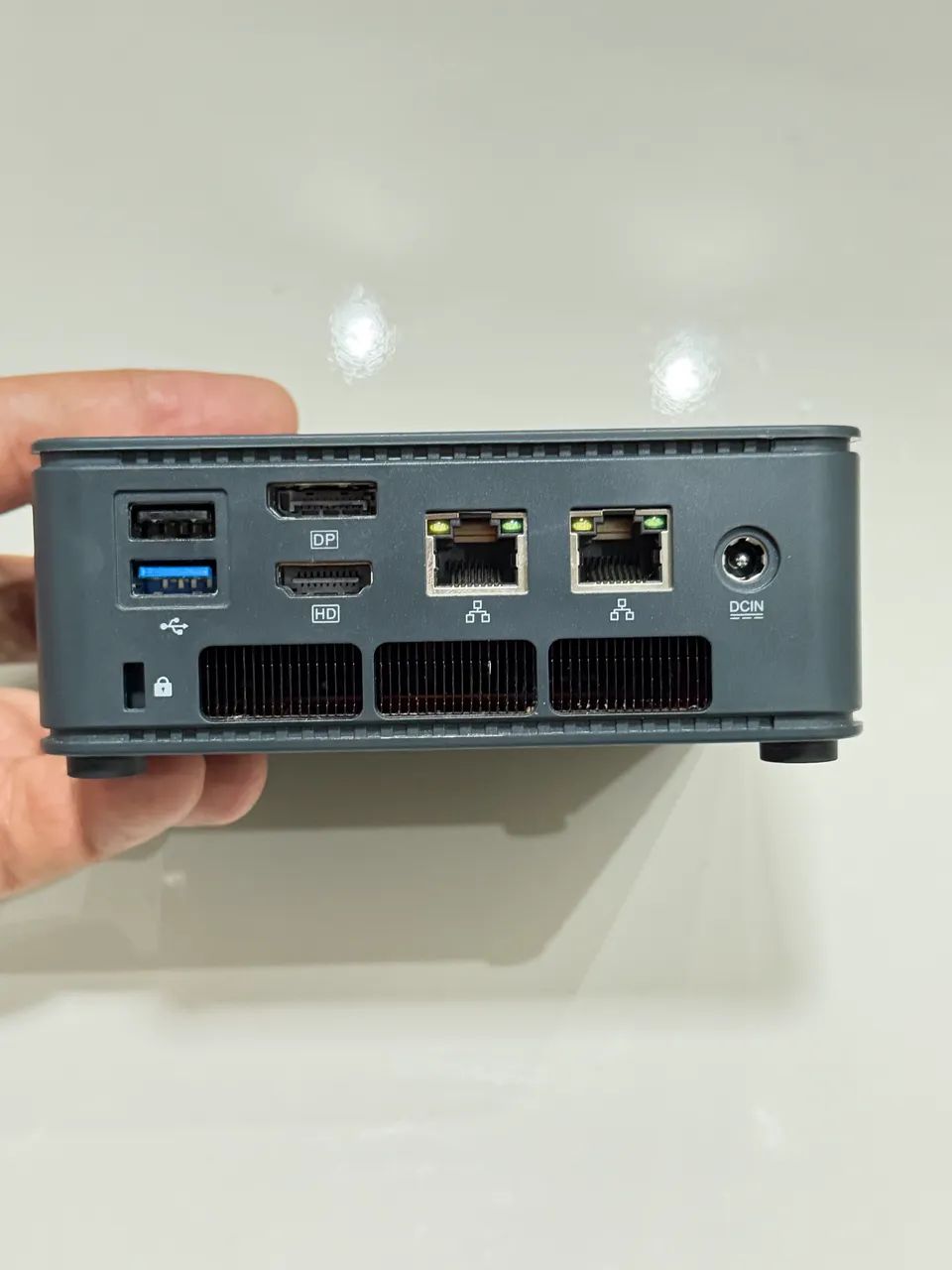 Mini Pc GMKtec 7840hs top de linha - Foto 4