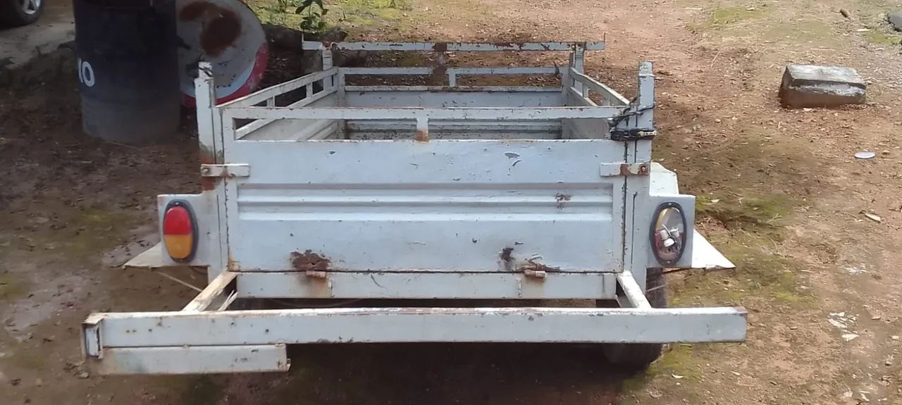 Vd R$ 3,500 carretinha reforçada 1,10x2,00m  não tá emplacada mas se quiser pode emplacar  - Foto 6