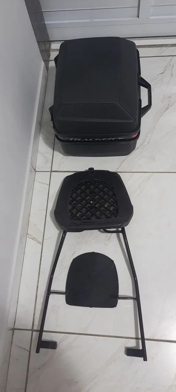 Baú para moto 35 litros preto - Foto 4