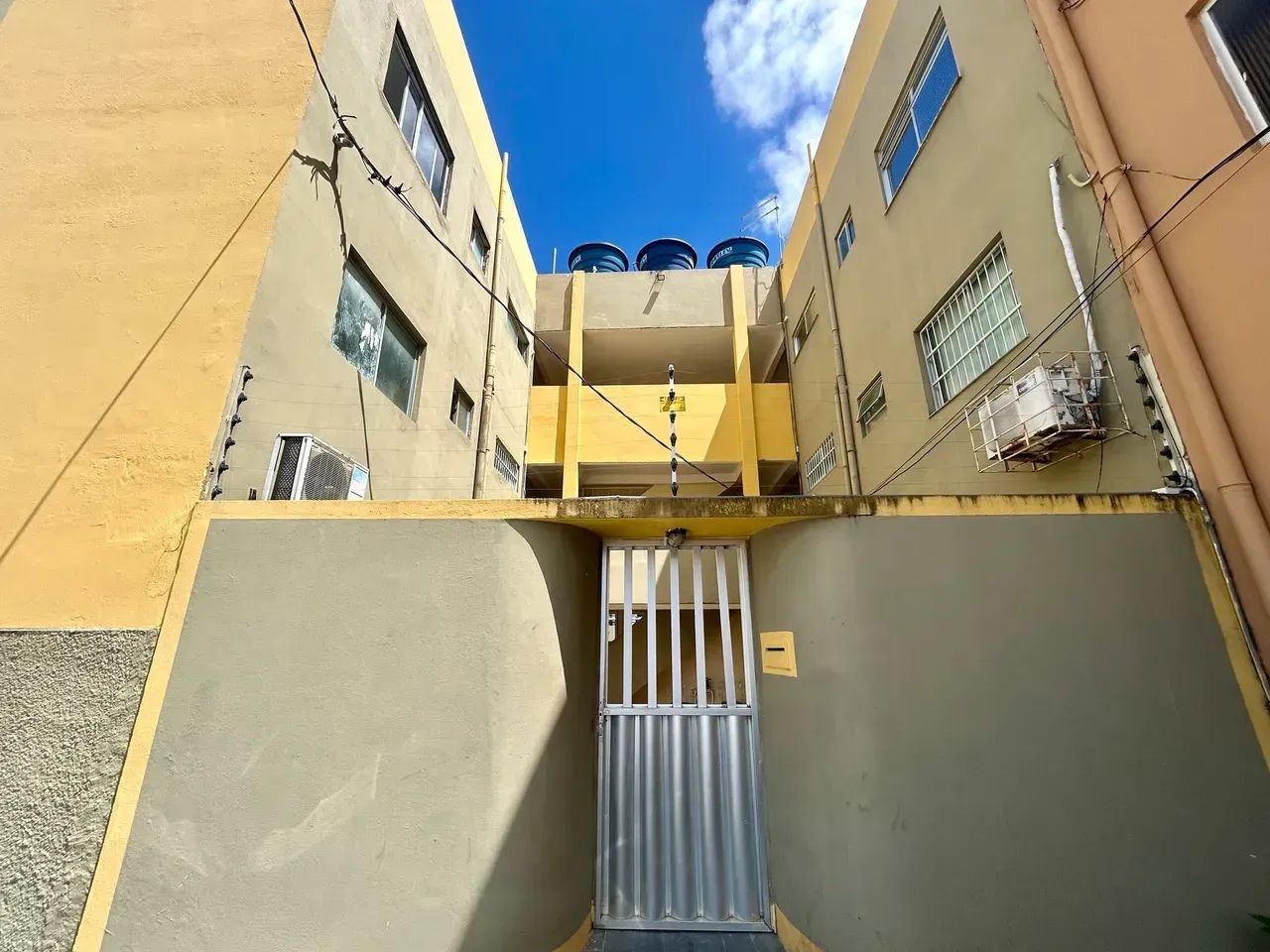 ALUGUEL NO SANTA EDUARDO | EDIFÍCIO SANTA MARTA | 3 QUARTOS | TÉRREO