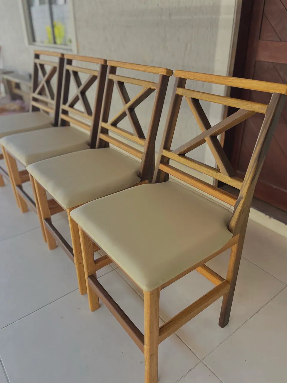 Mesa com cadeiras  - Foto 2
