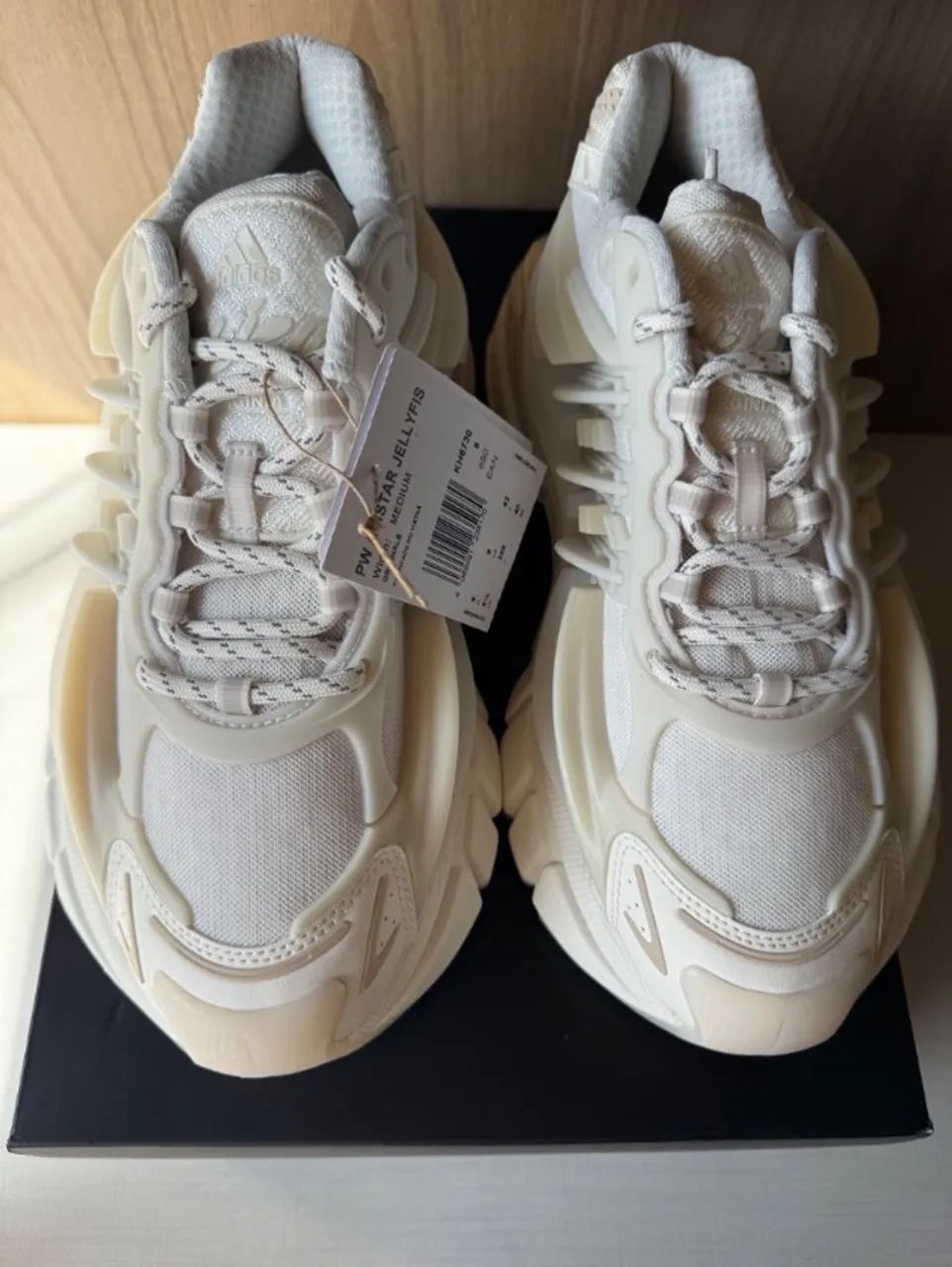 Adistar Jellyfish Chalk White x Pharrell Williams - Foto 3