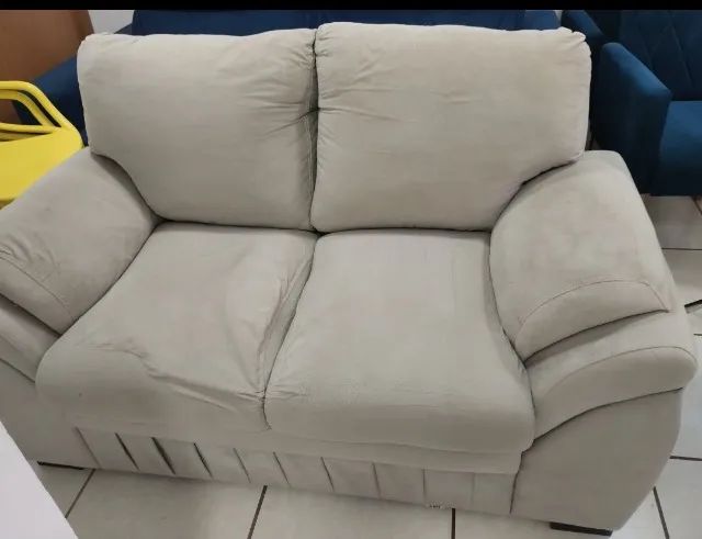 Vendo sofá 2 e 3 Lugares contato *57