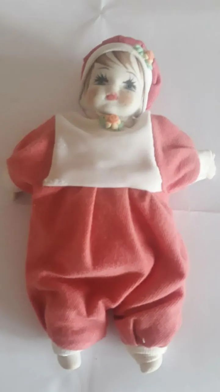 Mini Boneca Antiga de Porcelana - Foto 3