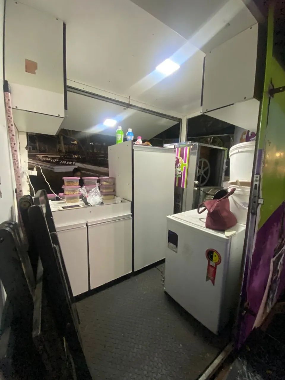 Trailer de Açaí com máquina e tudo. - Foto 3