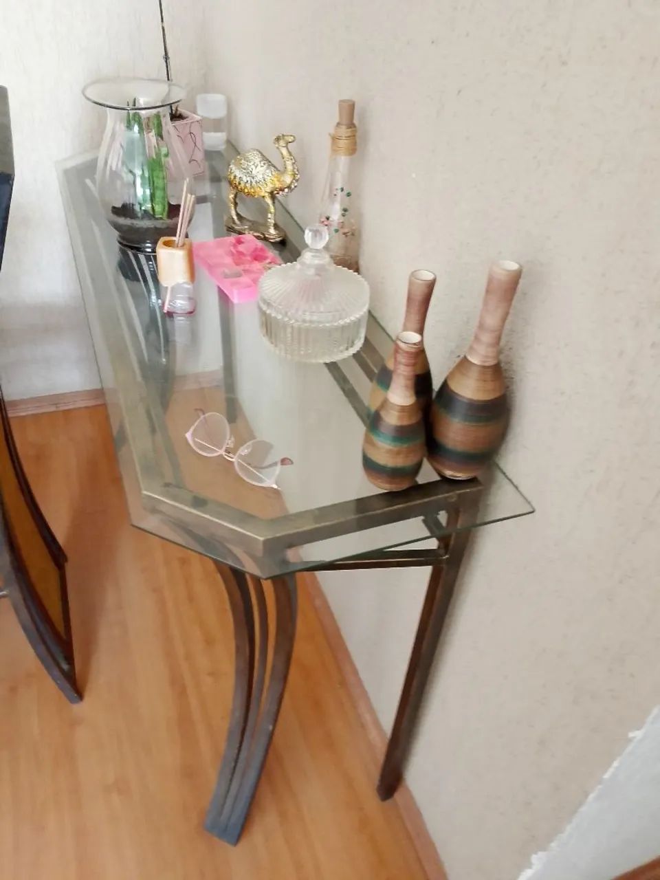 Mesa jantar vidro, ferro e aparador 