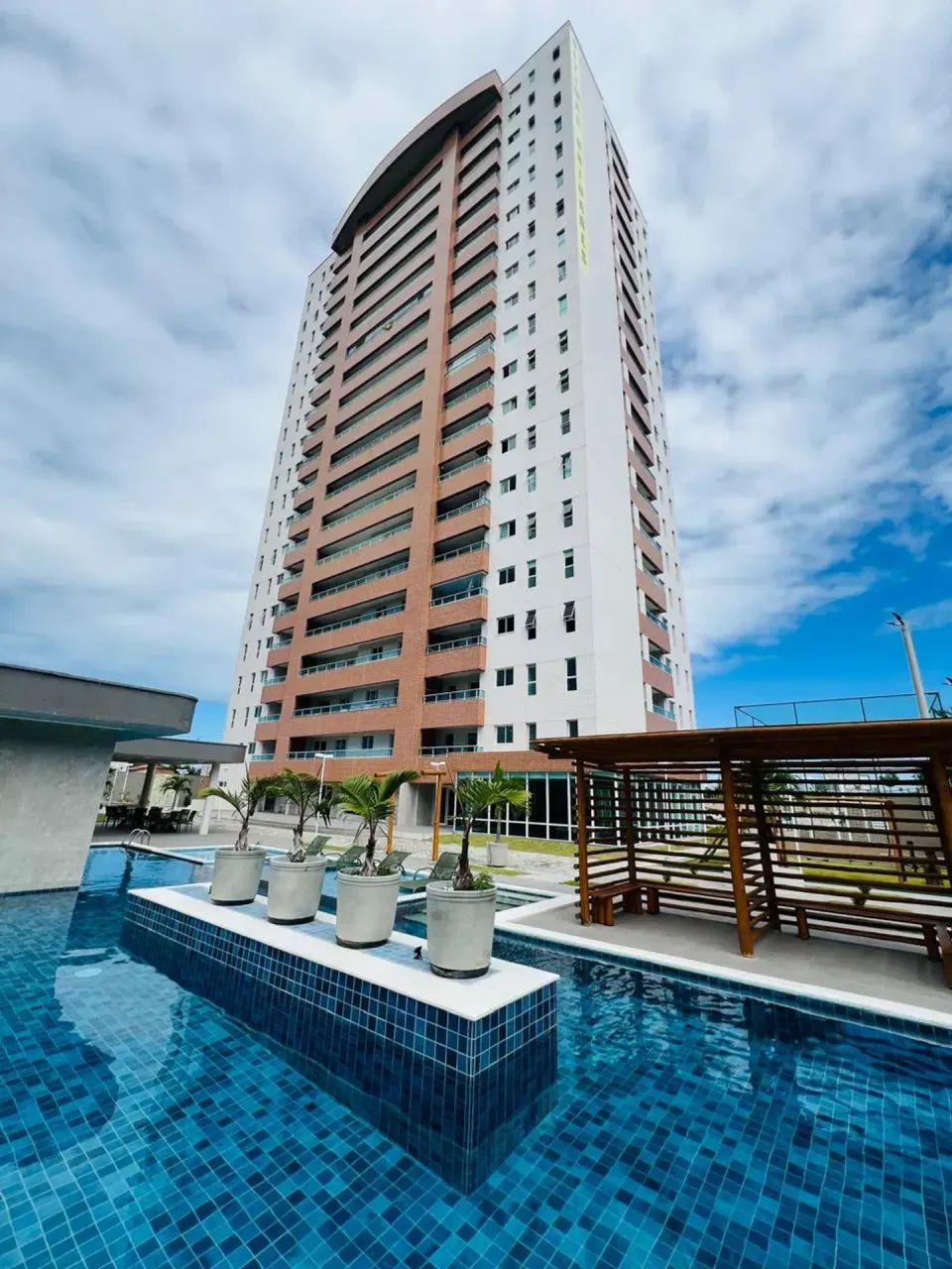 Imóvel para aluguel tem 78 metros quadrados com 9 quartos em Centro - Eusébio - CE