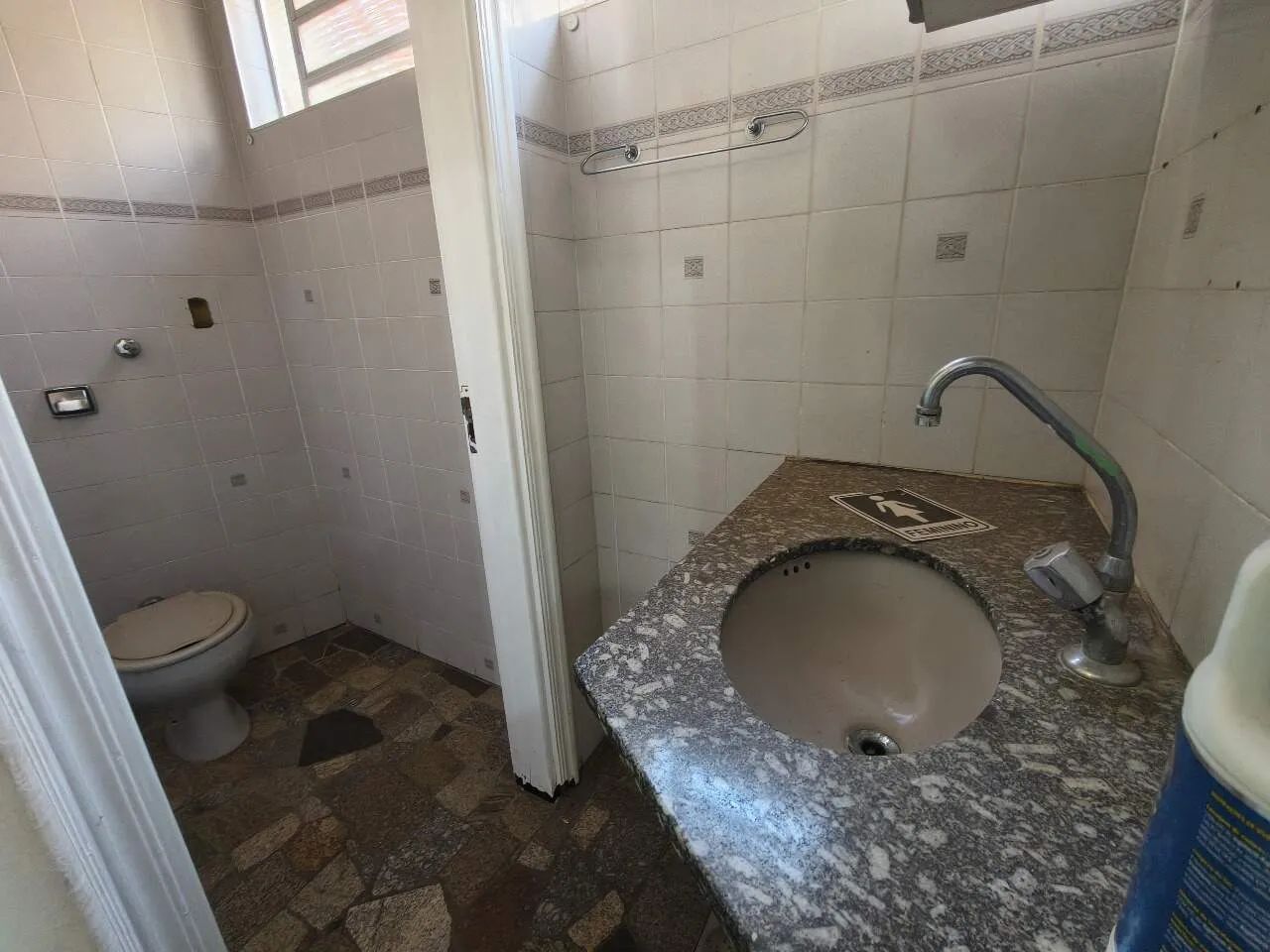 Prédio comercial com 164 m² de área interna  Vila Castelar. - Foto 5