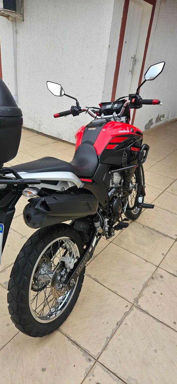 Vendo Lander 2023 com baixo km - Foto 3