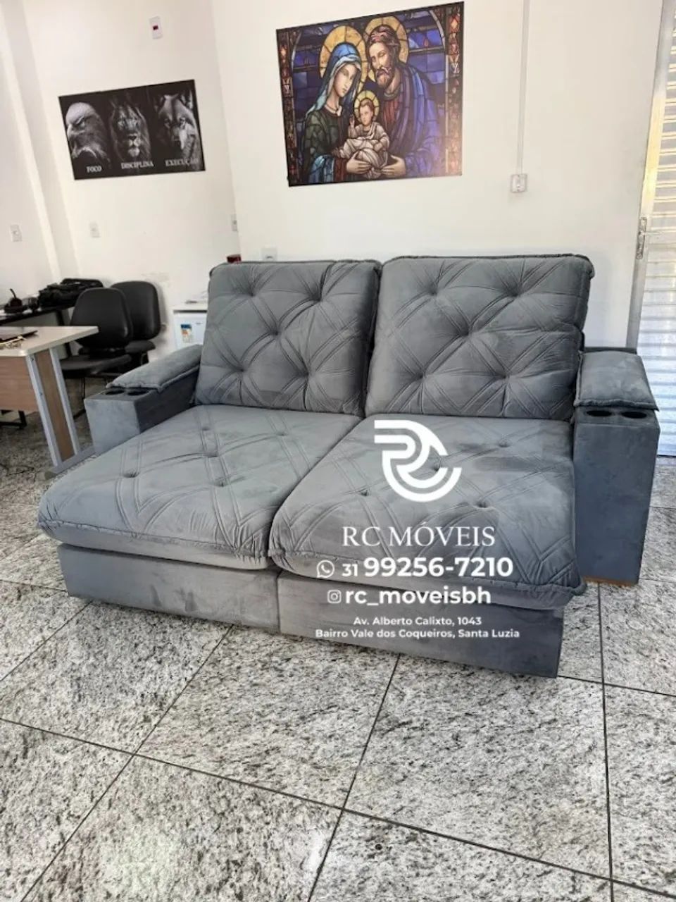 Sofá Retrátil Reclinável Cuiabá com Porta Copos D33 Molas Ensacadas - Foto 2