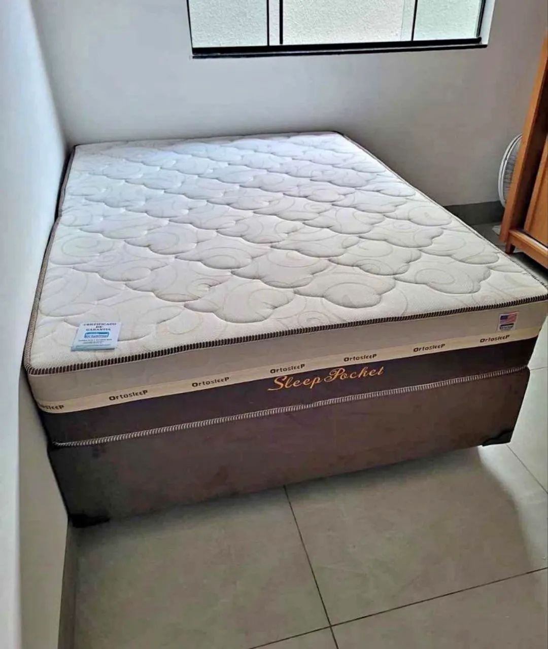 Colchão + box. Nas medidas casal. 