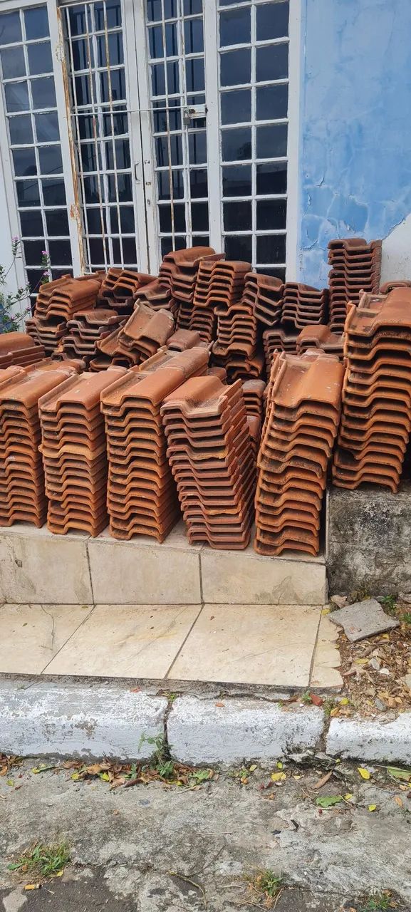 Lote de telhas de cerâmicas +300