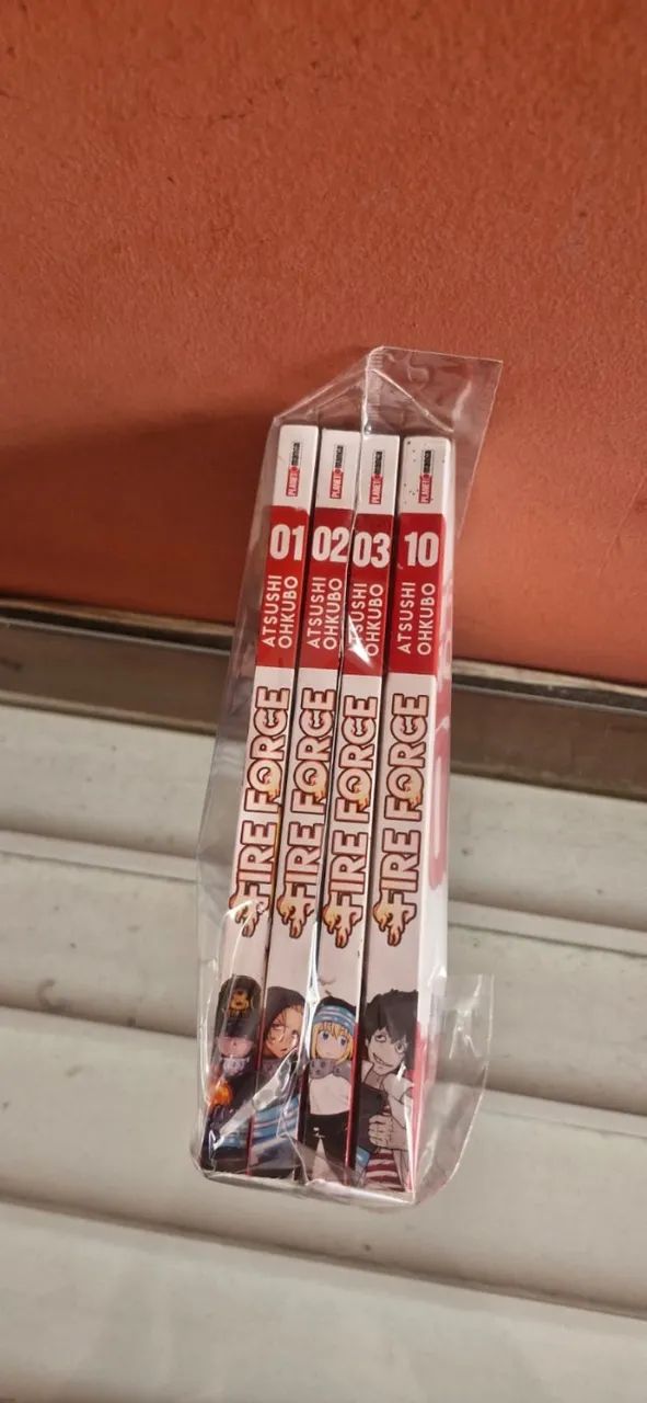 MANGÁ DE "FIRE FORCE" BEM CONSERVADO - Foto 2