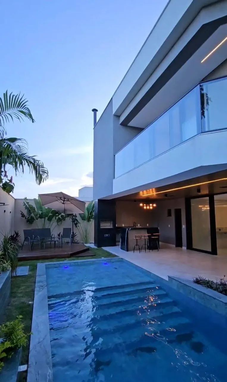 Casa duplex com muito luxo e sofisticação com piscina e cascata REF: 4109