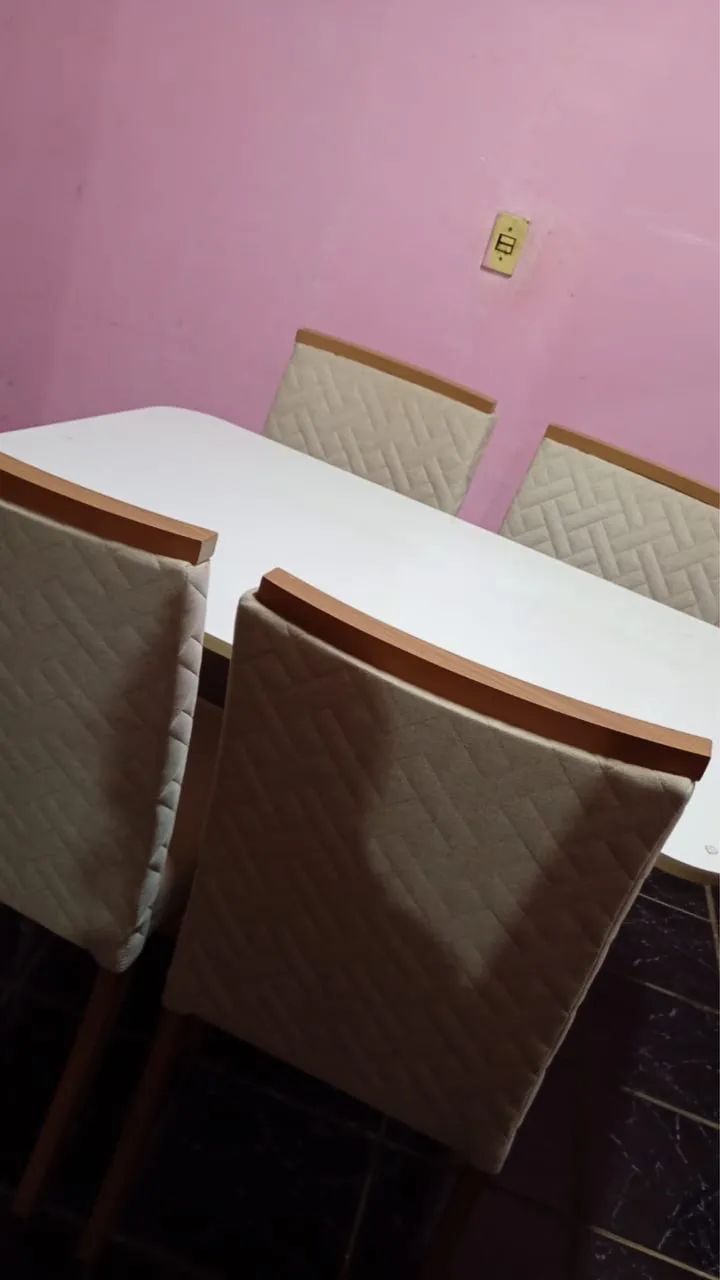 Mesa de Jantar com 4 Cadeiras R$ 1200,00 Pix e Dinheiro  - Foto 4