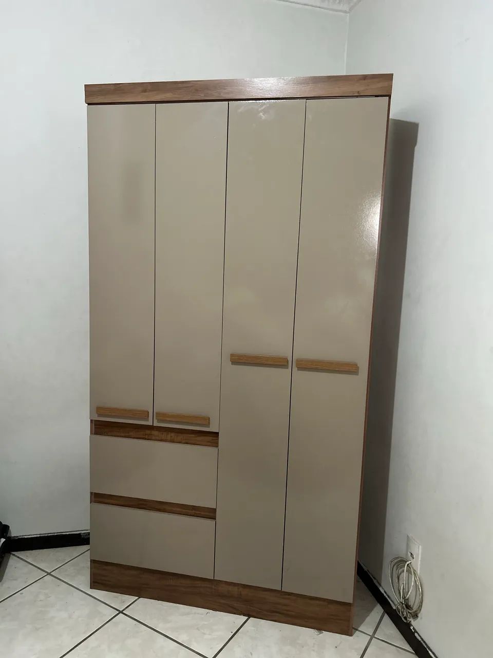 Vendo guarda roupa solteiro 