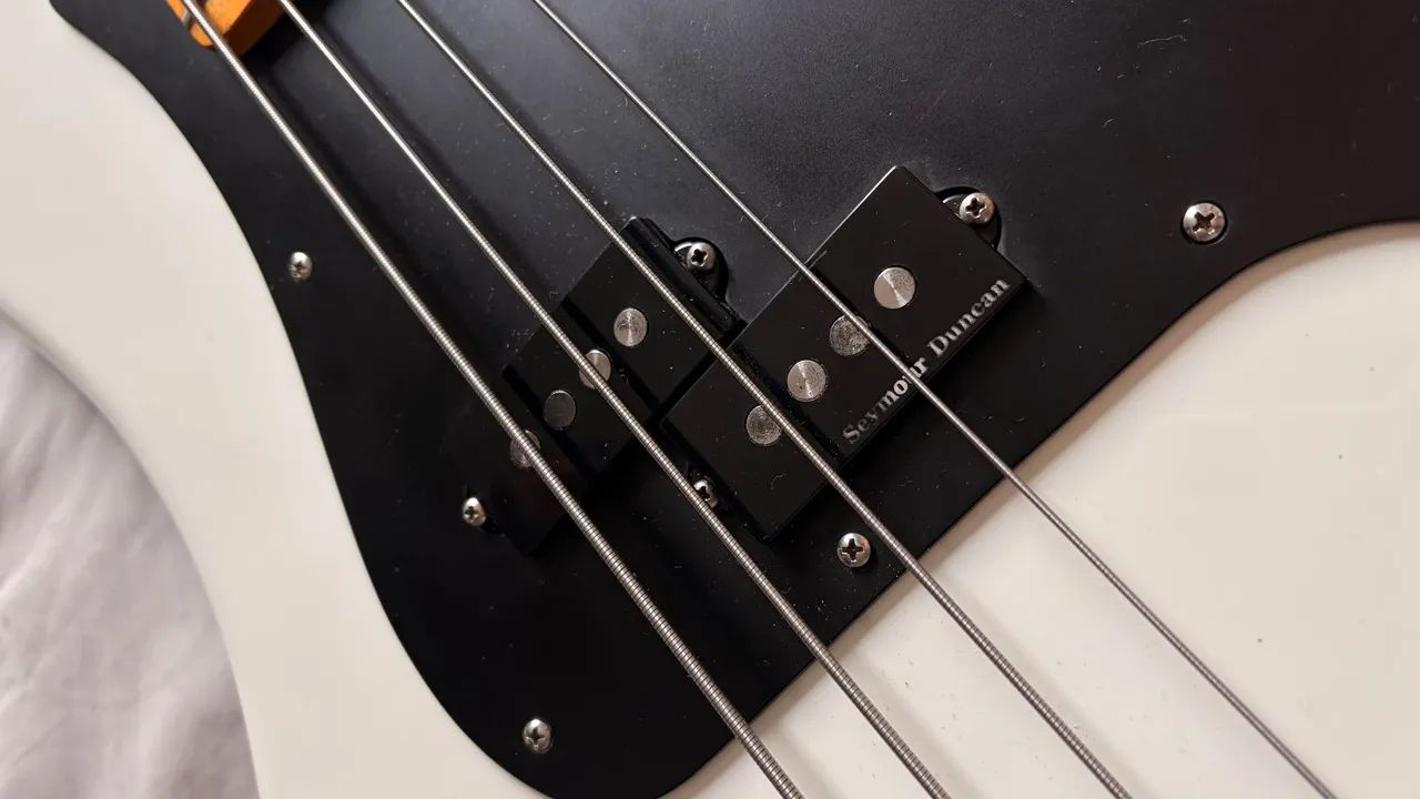 Baixo Fender Precision - Foto 5