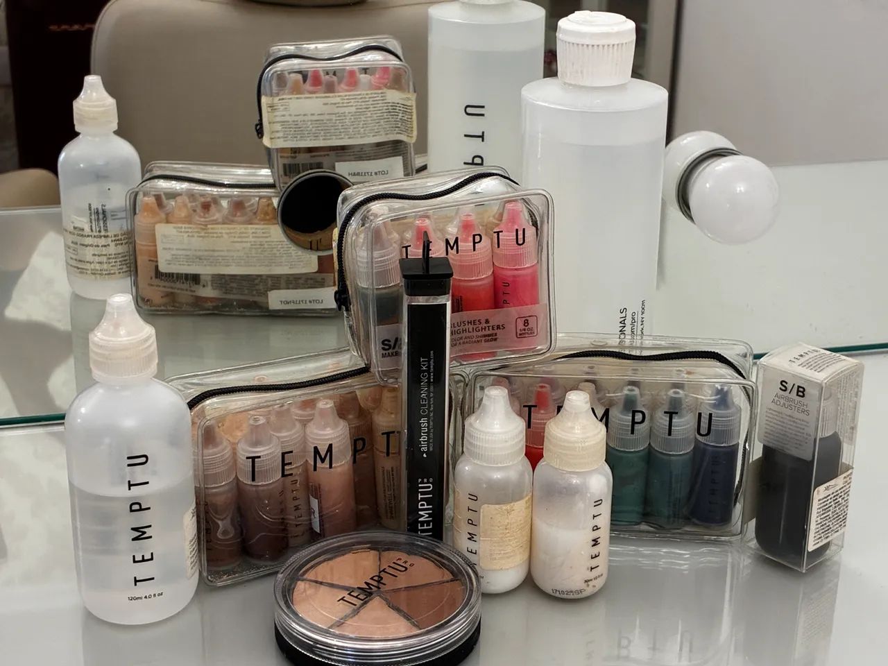 Kit Completo TEMPTU Airbrush Makeup + Compressor | Seminovo - Foto 2
