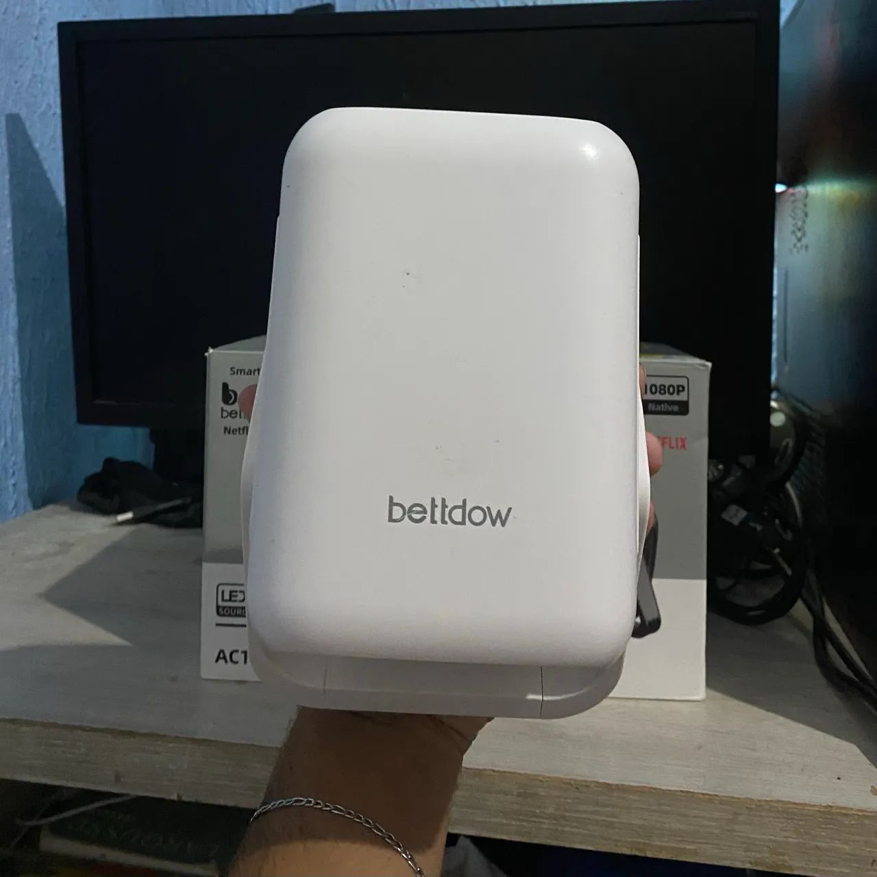 Projetor Smart Bettdow AC1066 - Foto 2
