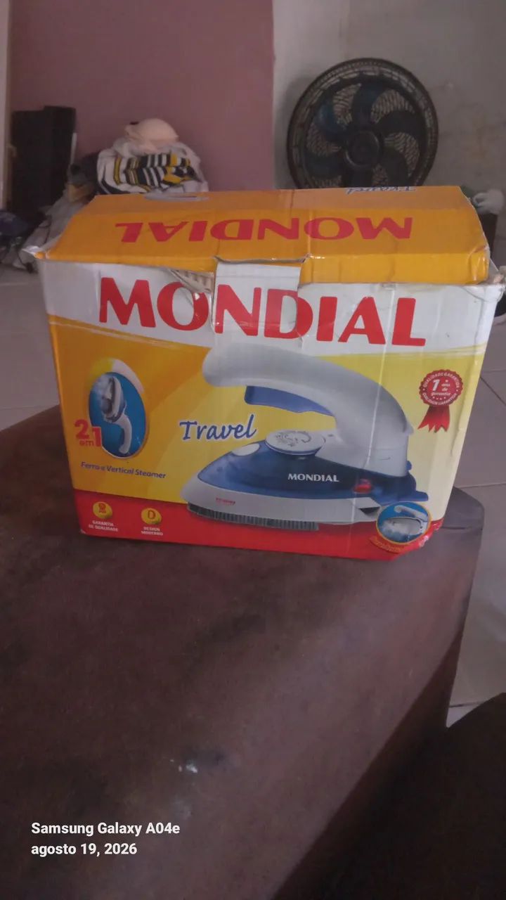 Ferro de engomar roupas marca mundial 