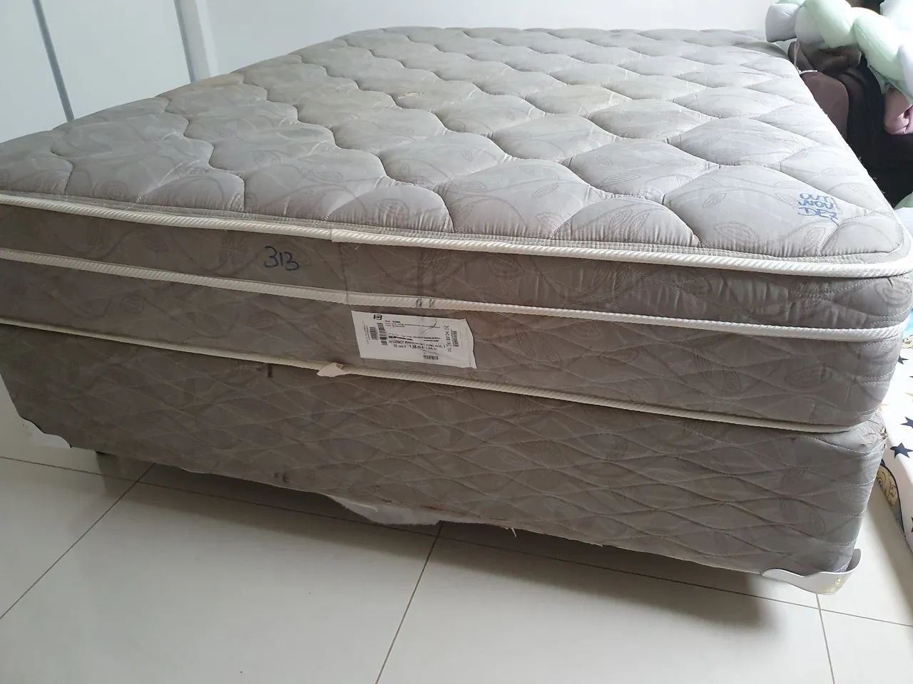 Cama Sofa e Mesa 4x cadeiras  - Foto 2