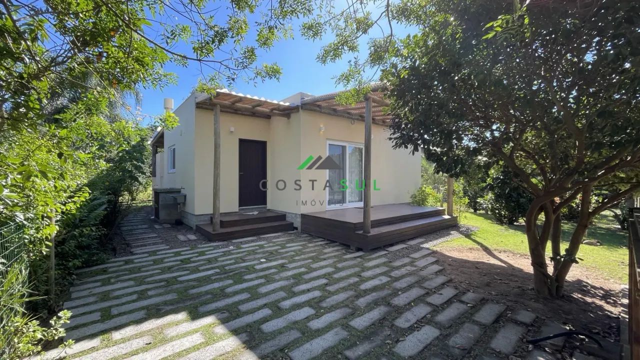 Casa à Venda na Praia da Ferrugem  Garopaba/SC