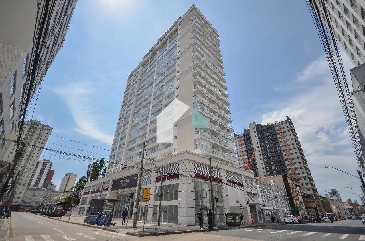 Studio com Ampla Sacada e Andar Alto no Centro de Curitiba - Edifício Manhattan - Foto 2