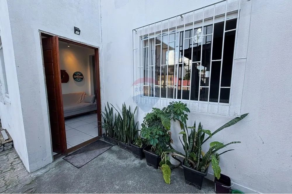 Ótima oportunidade de morar na praia mais desejada de Floripa. Apartamento 2 dormitórios e - Foto 5
