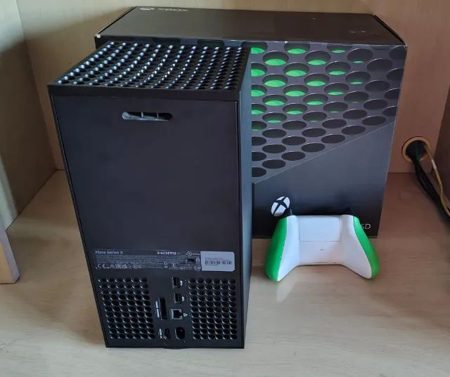 Xbox Series X com 1 Controle e 2 Jogos em disco - Foto 4