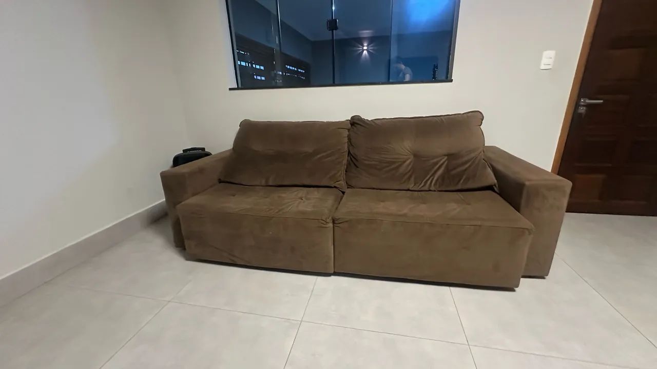 SOFÁ MARROM À VENDA 