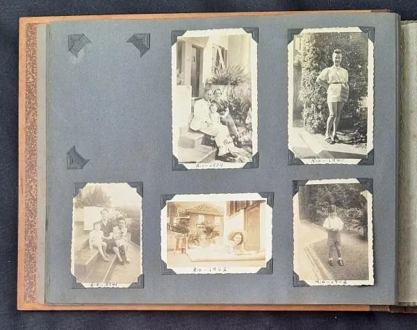 Álbum de fotografias (115 fotos) com capas em madeira e belo trabalho de marchetaria  - Foto 4