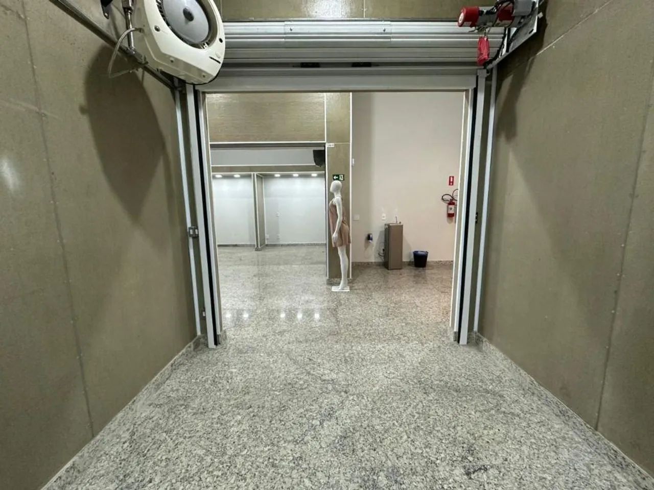 Sala para alugar em Hortolândia, Loteamento Remanso Campineiro, com 9 m² - Foto 3