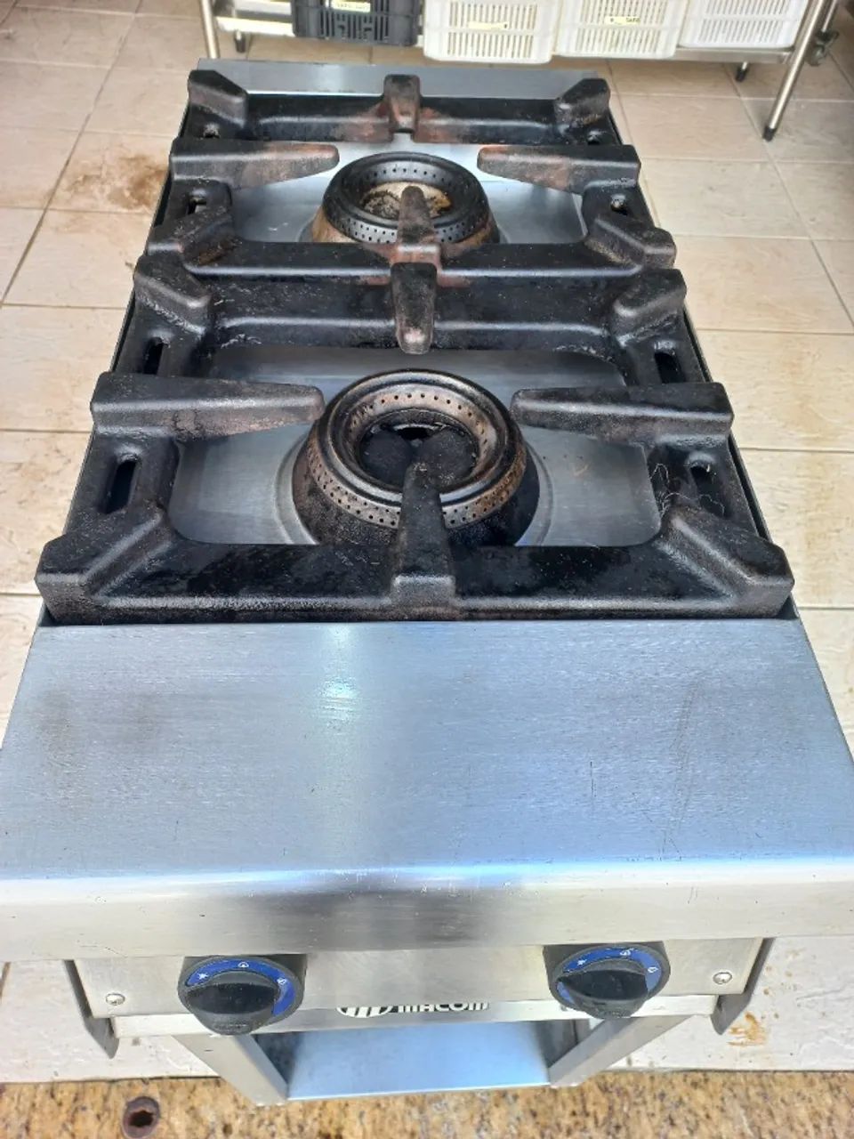 Fogão a gás 2 bocas marca Macom - Desapego - Foto 2