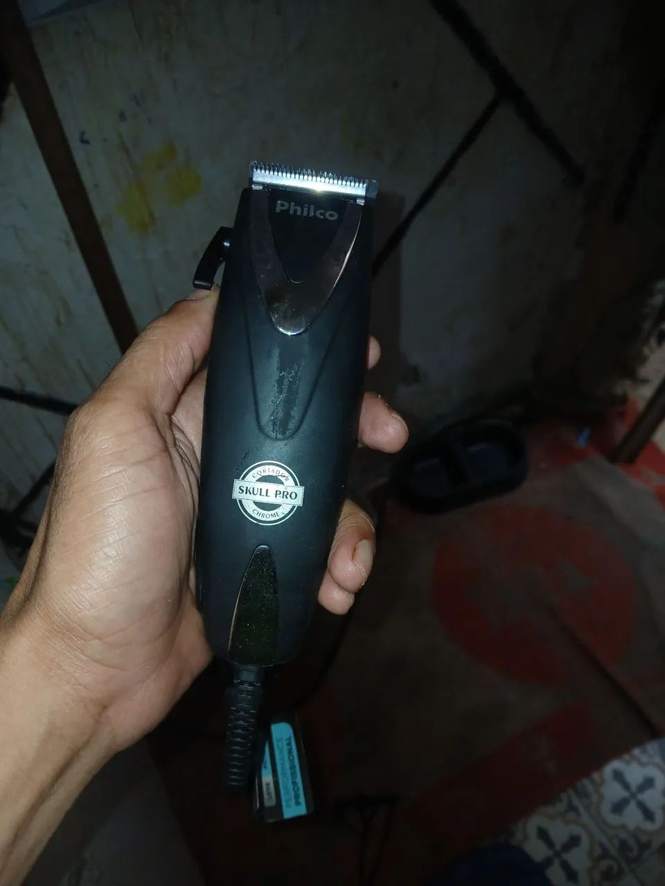 Troco máquina de cortar cabelo celular ou televisão smart 
