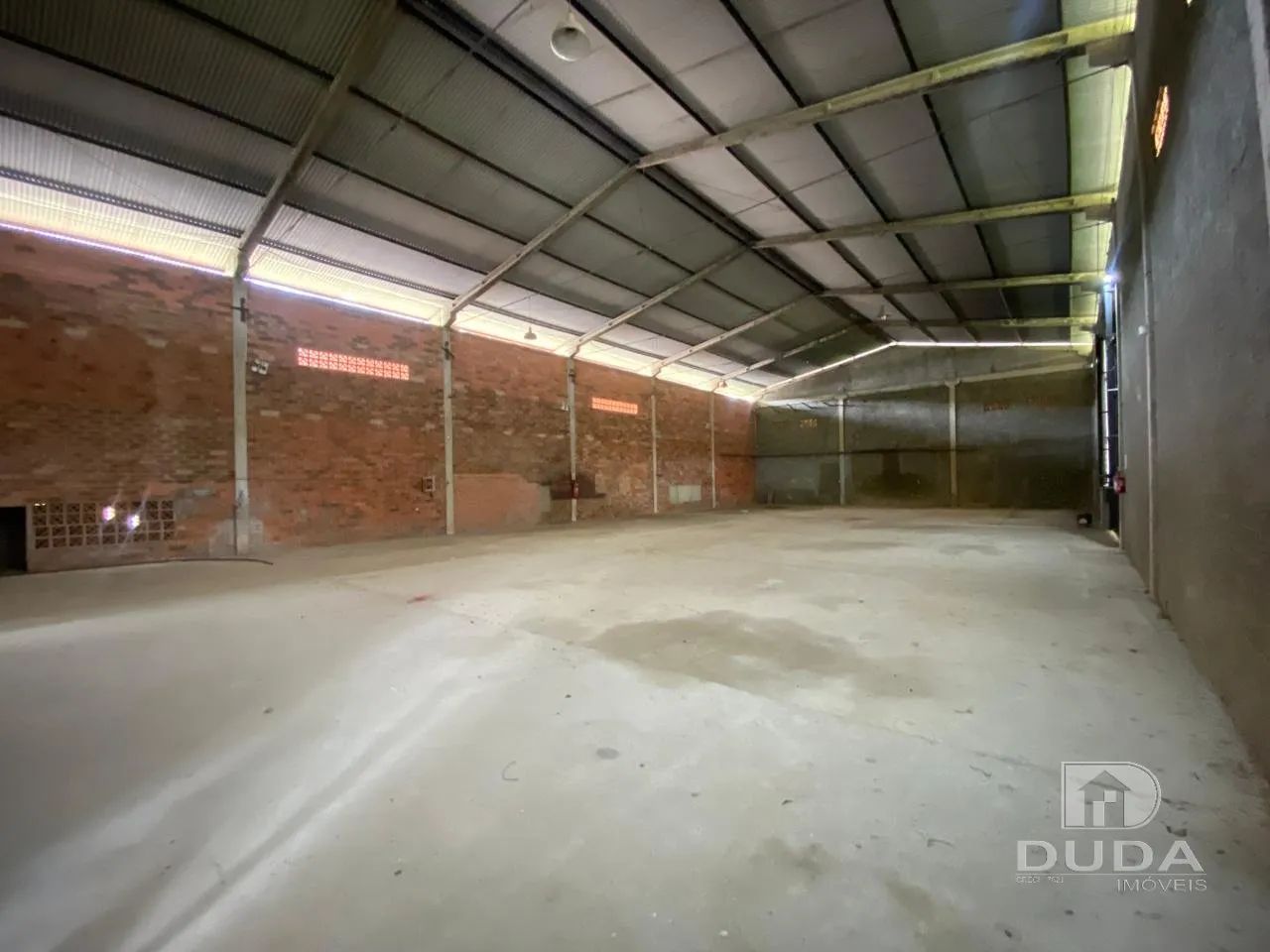 PAVILHÃO COM MEZANINO ? 525 m² - Foto 4