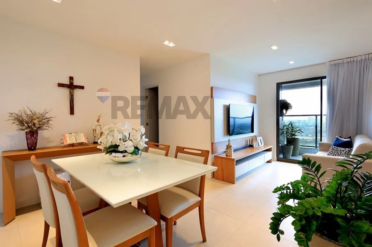 Apartamento com 70m, com 3 quartos sendo 1 suíte. 2 vagas cobertas. Condomínio com lazer d