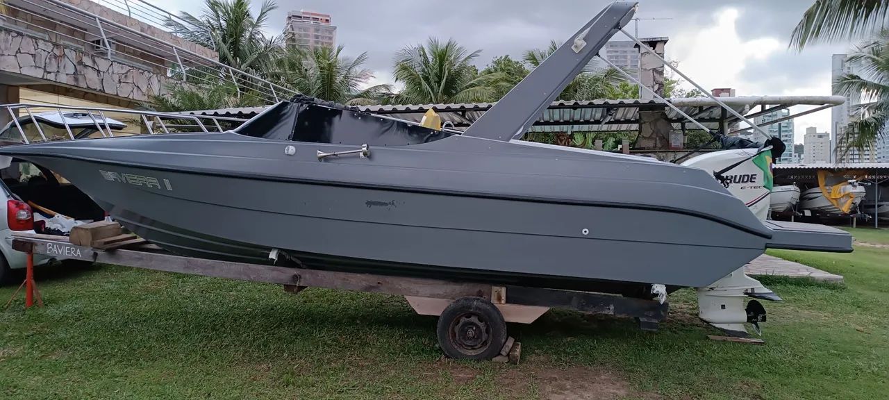 Vendo lancha DM 23 pés 