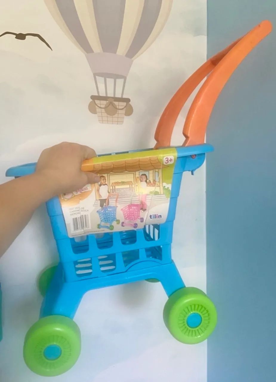 Carrinho de feira infantil.
